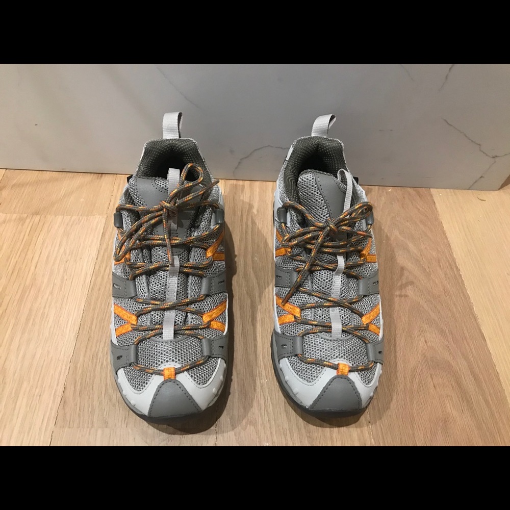BRAND NEW Merrell Vibram women’s size 8